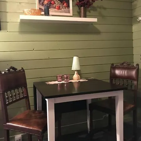 Charming With Private Patio Apartman