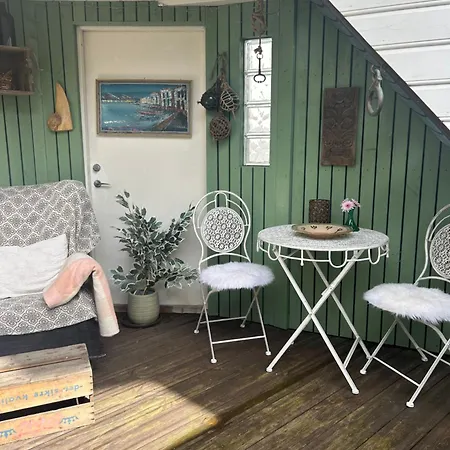 Charming With Private Patio Stavanger