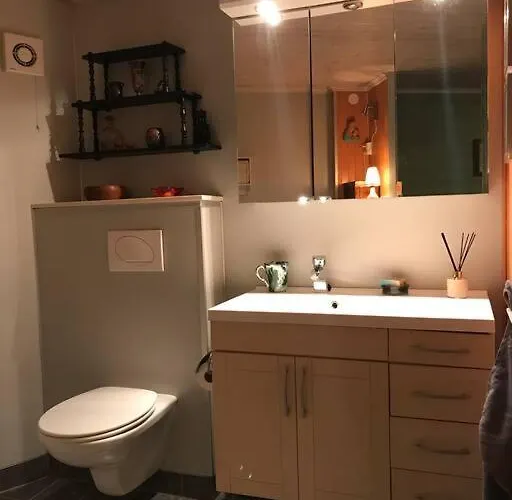 דירה Charming With Private Patio